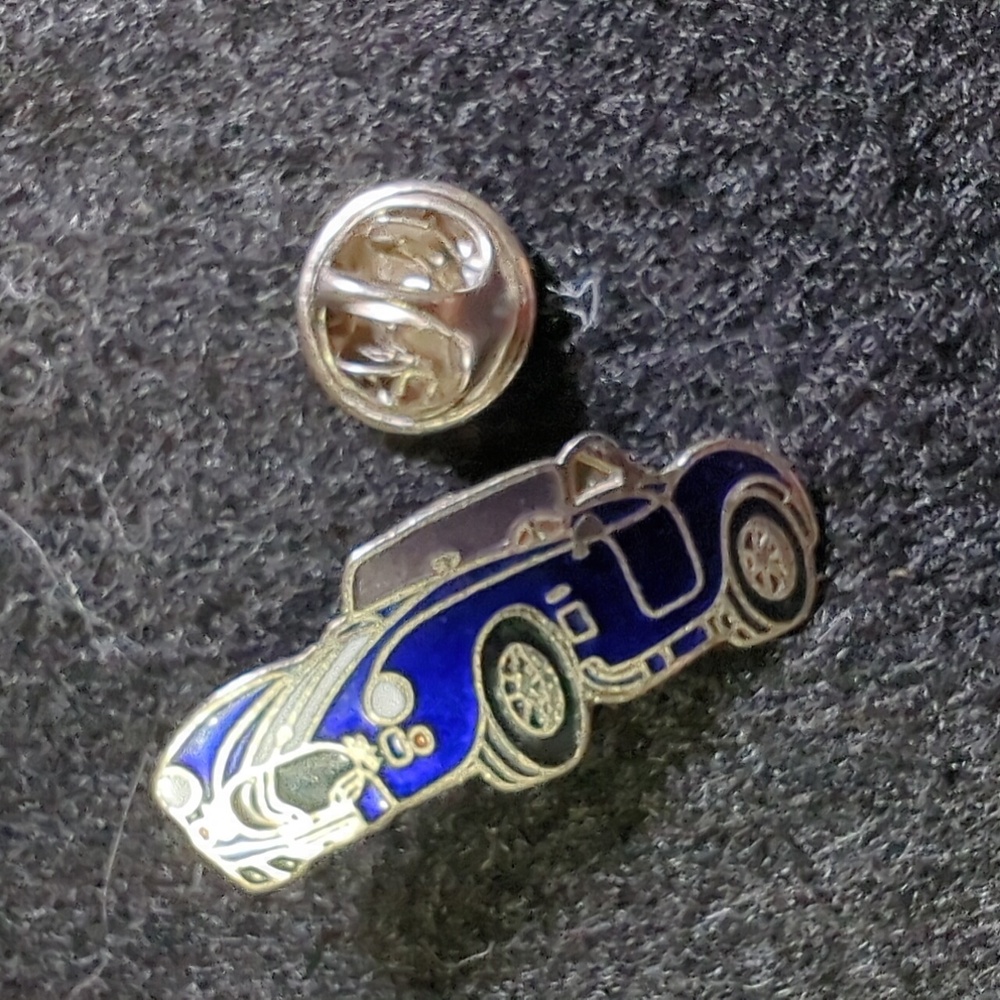 CORVETTE Chevrolet Vintage C4 STYLE BLUE CONVERTIBLE AUTOMOTIVE HAT/LAPEL PIN